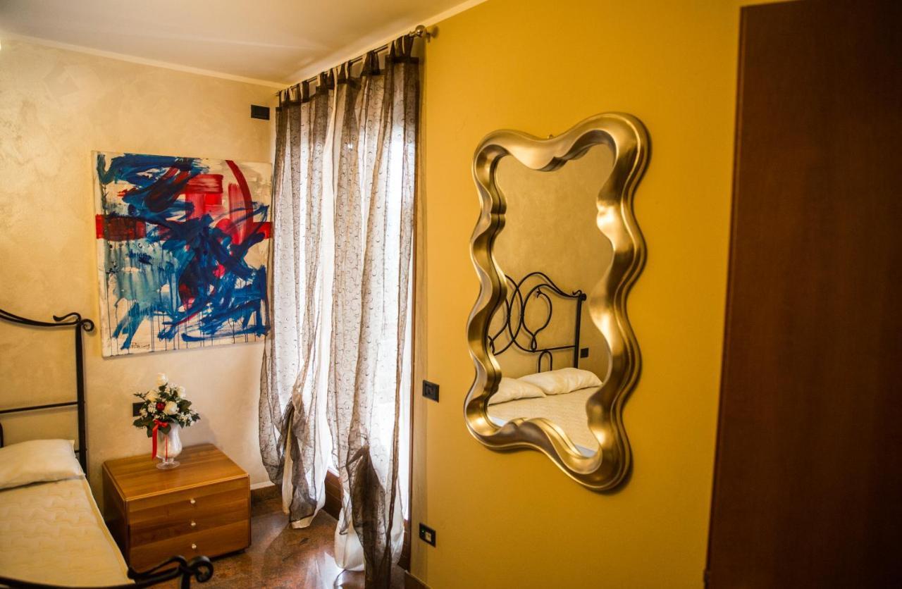 Villa Ivana 데센자노델가르다 외부 사진