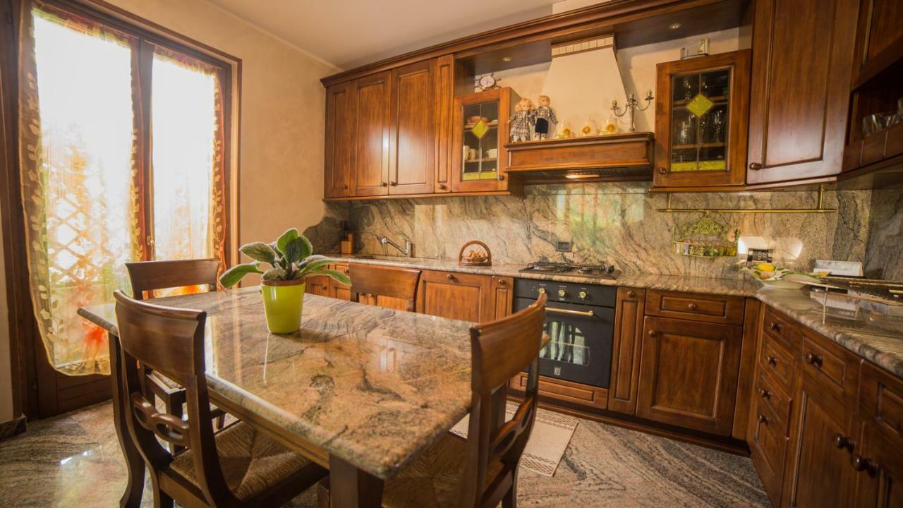 Villa Ivana 데센자노델가르다 외부 사진